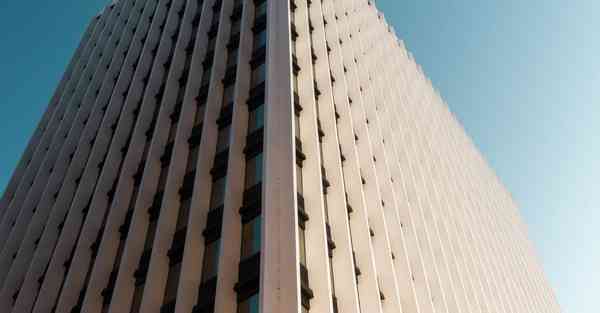 人工智能机器人和人谈恋爱