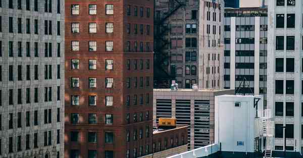 智能泊车机器人构造：智能泊车辅助系统如何工作