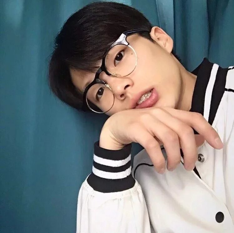 仲孙翠龙萱